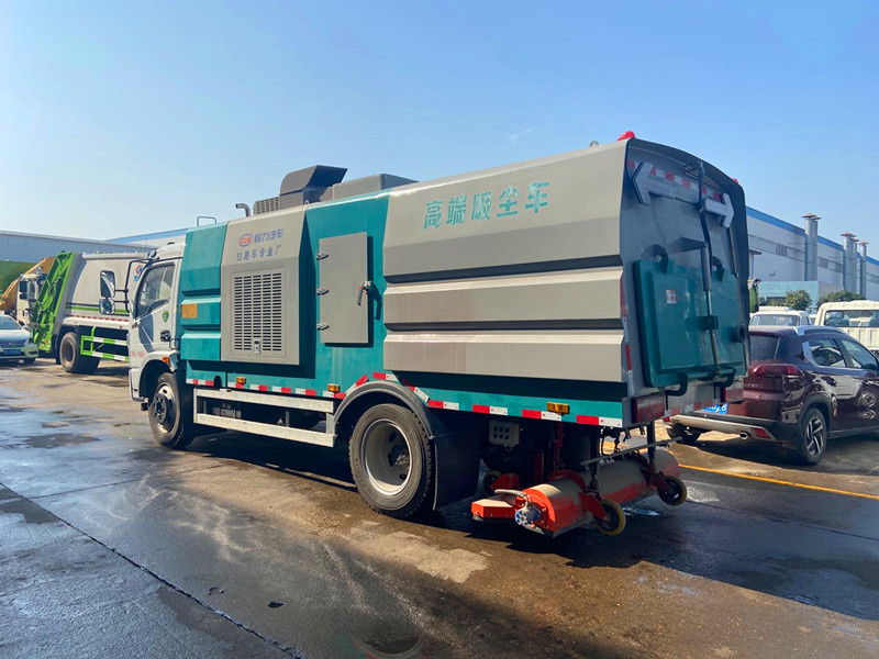 東風(fēng)8立方吸塵車-吸塵車生產(chǎn)廠家-程力道路吸塵車生產(chǎn)廠家